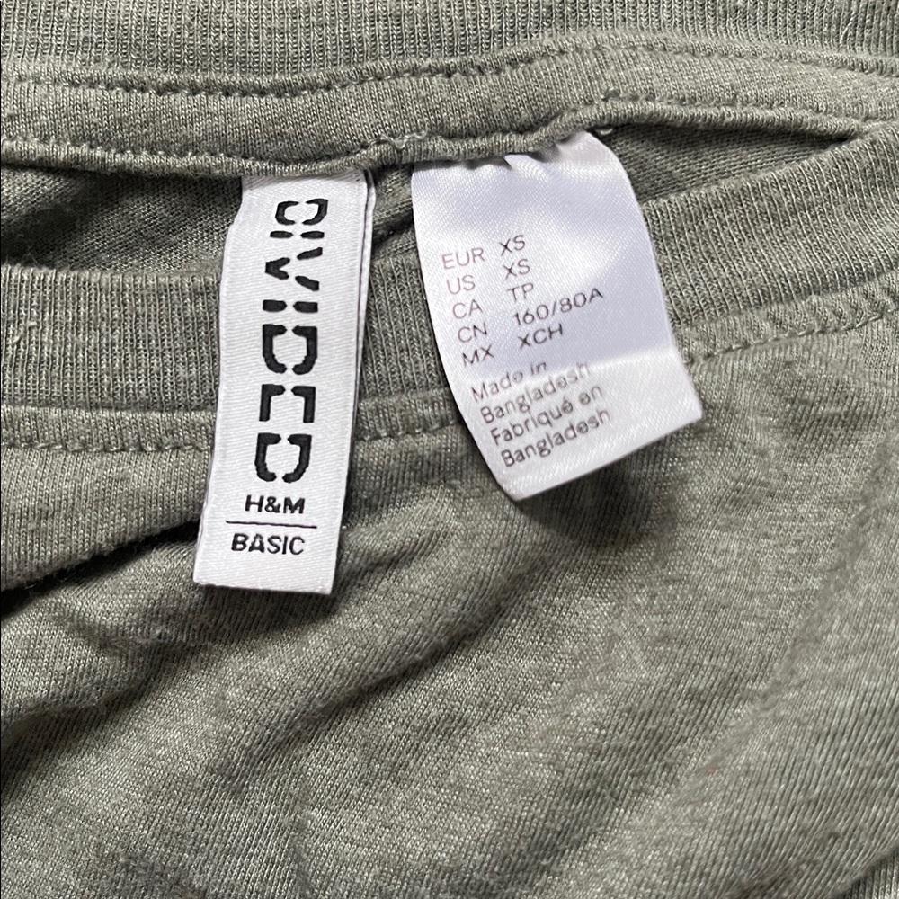 H&M Top - Picture 2 of 3